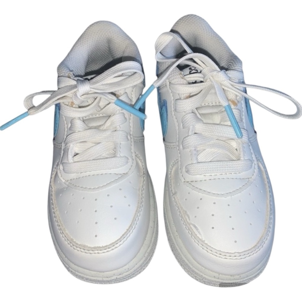 NIKE AIR FORCE 1 LV8